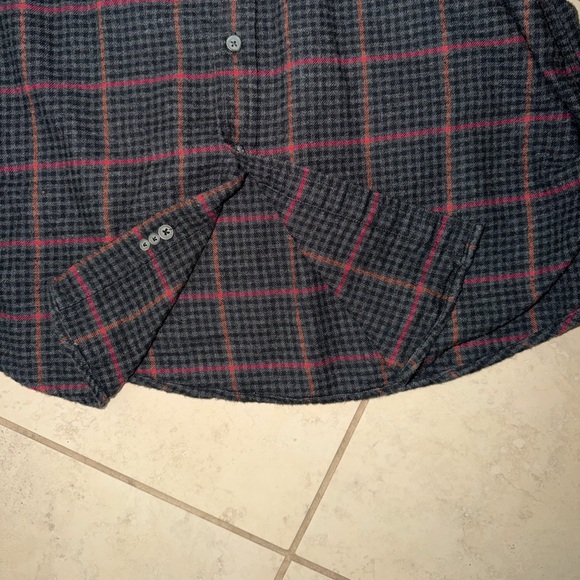 Croft & Barrow Men’s Extra Soft Flannel Plaid Button Down Shirt - Gray/Red - XL - Picture 4 of 5